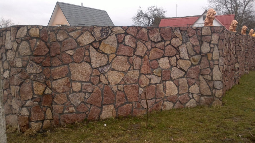 Забор из камня — простая инструкция по постройке своими руками. 110 фото установки